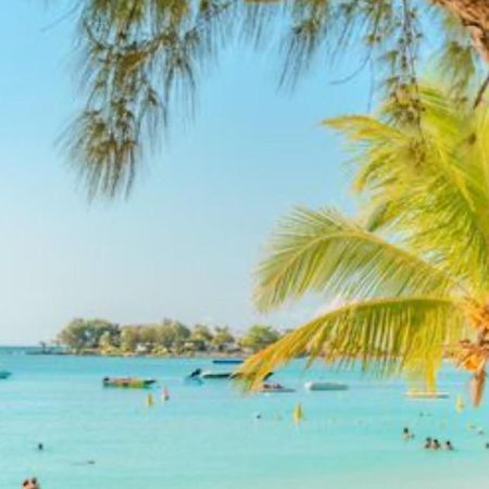 Pereybere Beach Paradise 4 Bedroom Apt ภายนอก รูปภาพ