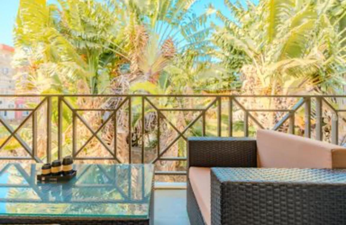Pereybere Beach Paradise 4 Bedroom Apt ภายนอก รูปภาพ