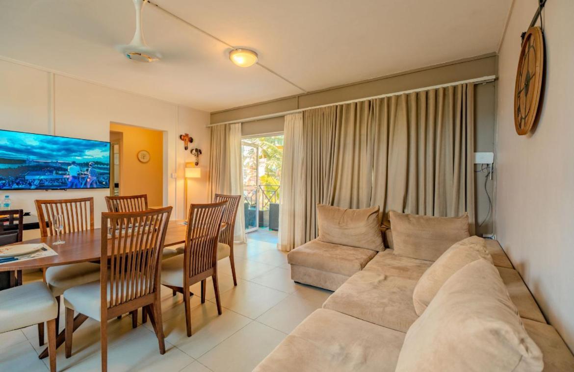 Pereybere Beach Paradise 4 Bedroom Apt ภายนอก รูปภาพ
